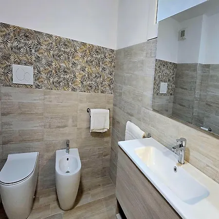Con Vista Mare, Terrazza, Aria Condizionata * カステルサルド